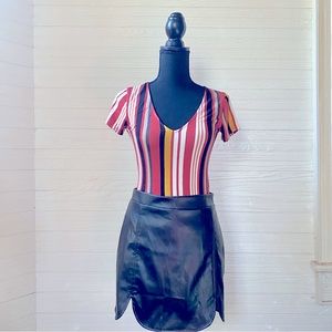 F21 | Short Sleeve Rust Stripe V Neck Body Suit